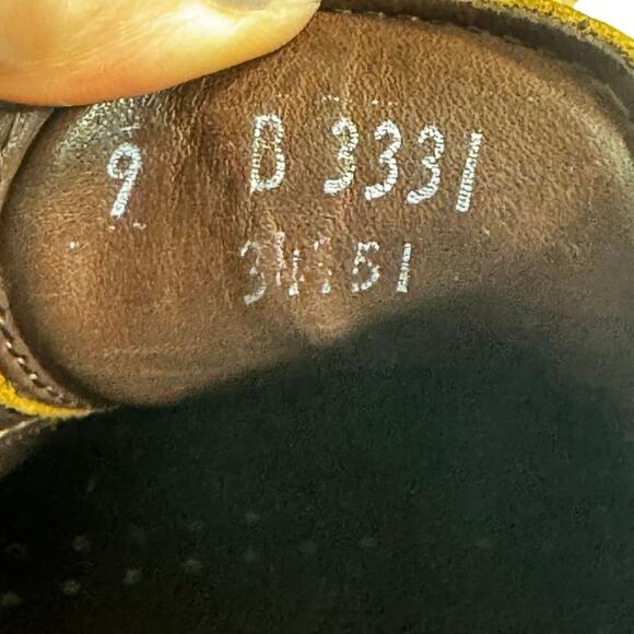 Allen Edmonds Honor Collection Men's First Cut Brown Soft Spike Golf Shoes - 9B - Picture 8 of 8